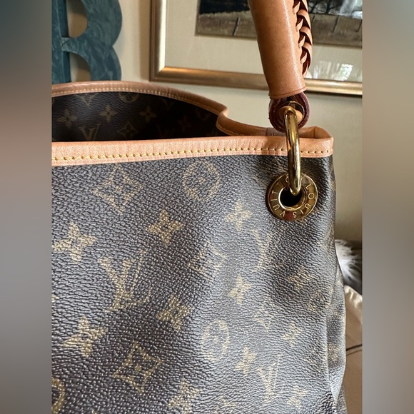 Stunning MM artsy Louis Vuitton tote selling for friend she’s firm on price - Picture 11 of 16
